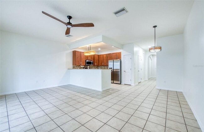 Building Photo - 4670 69th Pl N