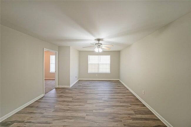 Building Photo - 703 Stonehaven Cir