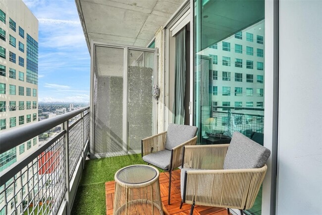 Building Photo - 690 SW 1st Ct