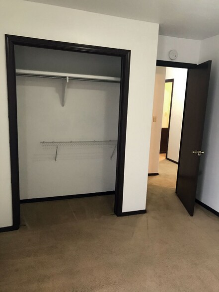 Building Photo - 304 Willow Branch Rd