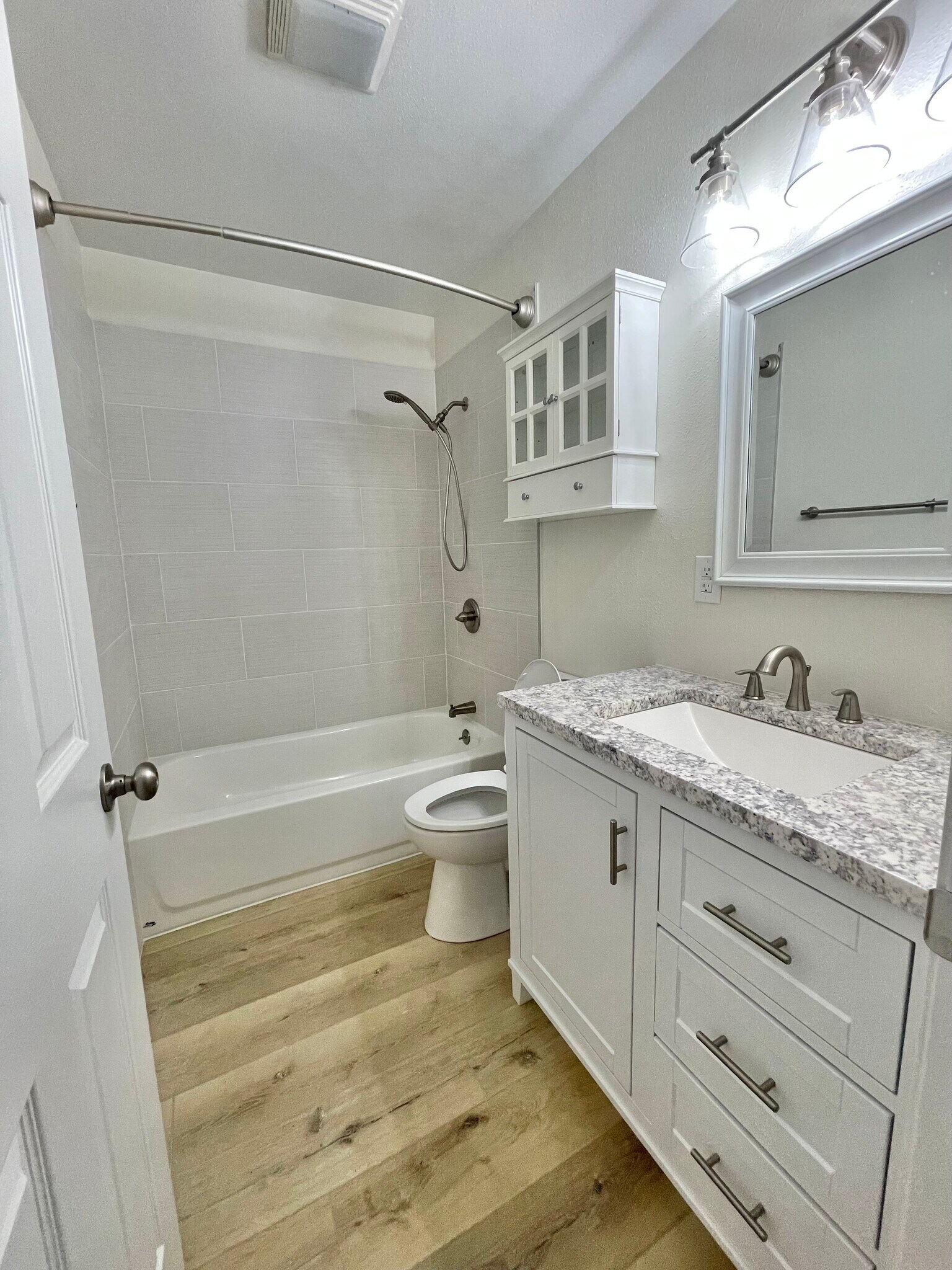 Building Photo - 1812 Rose Ave