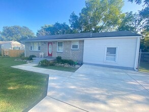 Building Photo - For Lease - 2 Beds, 1 Bath,