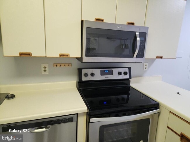 Building Photo - 1805 Crystal Dr