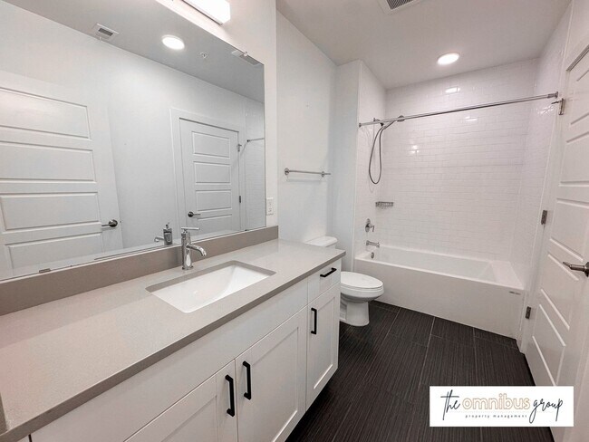 Building Photo - Bright & Modern 1BD/1BA Apartment!