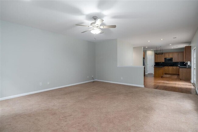Building Photo - 174 Ennisbrook Dr SE