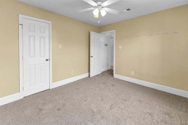 Building Photo - 15614 Lago Villa Dr