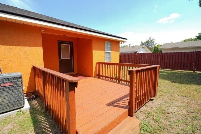 Building Photo - 3178 N Ridge Rd