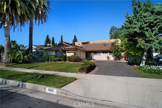 Building Photo - 16851 Germain St