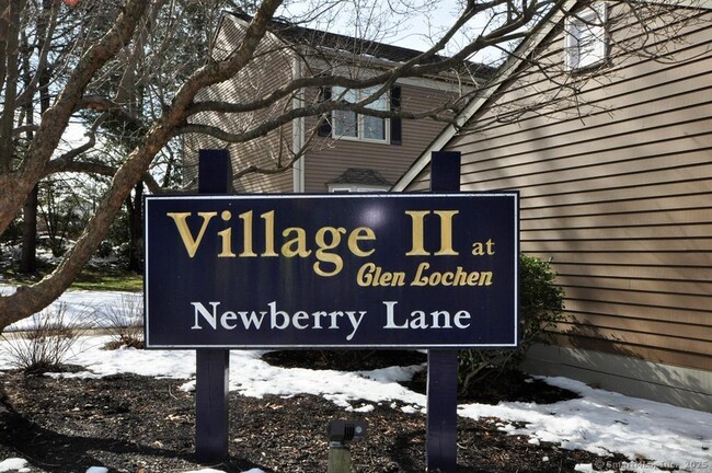 Building Photo - 37 Newberry Ln