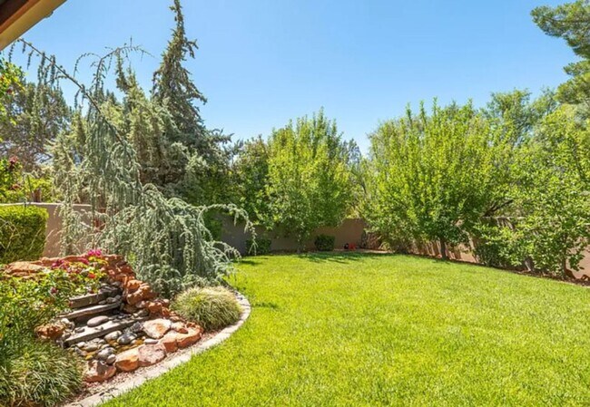 Building Photo - Vacation Rental- 30 Day rental