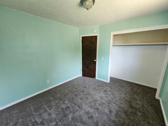 Building Photo - 407 G Ave
