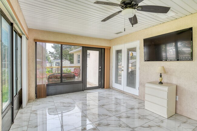 Building Photo - 298 Ventura Rd