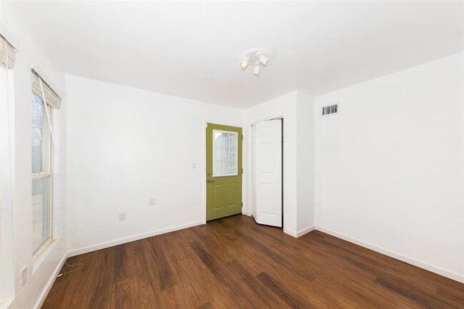 Building Photo - 5701 Gloucester Ln