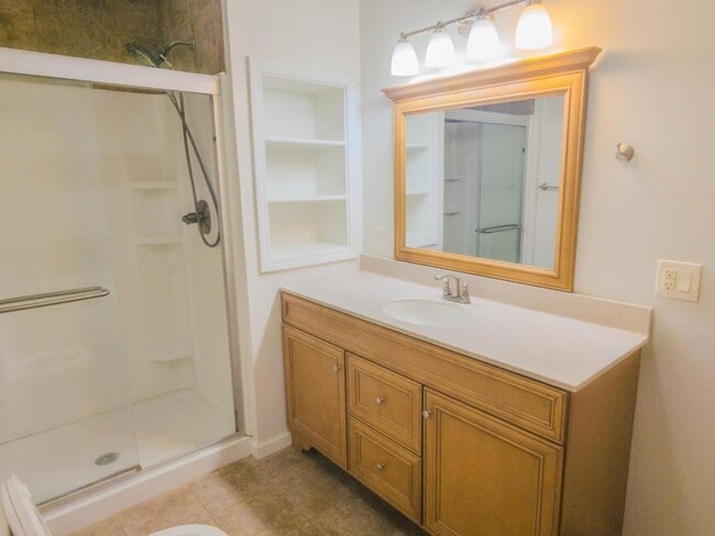 Building Photo - 122 Maxwell Dr