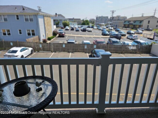 Building Photo - 1187 E Ocean Ave