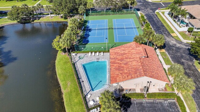 Building Photo - 190 Temple Ave