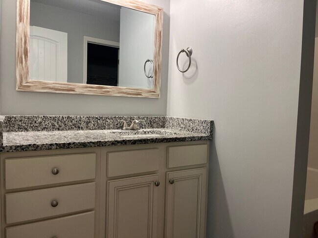 Building Photo - Charming 3/2 Home in Boiling Springs!