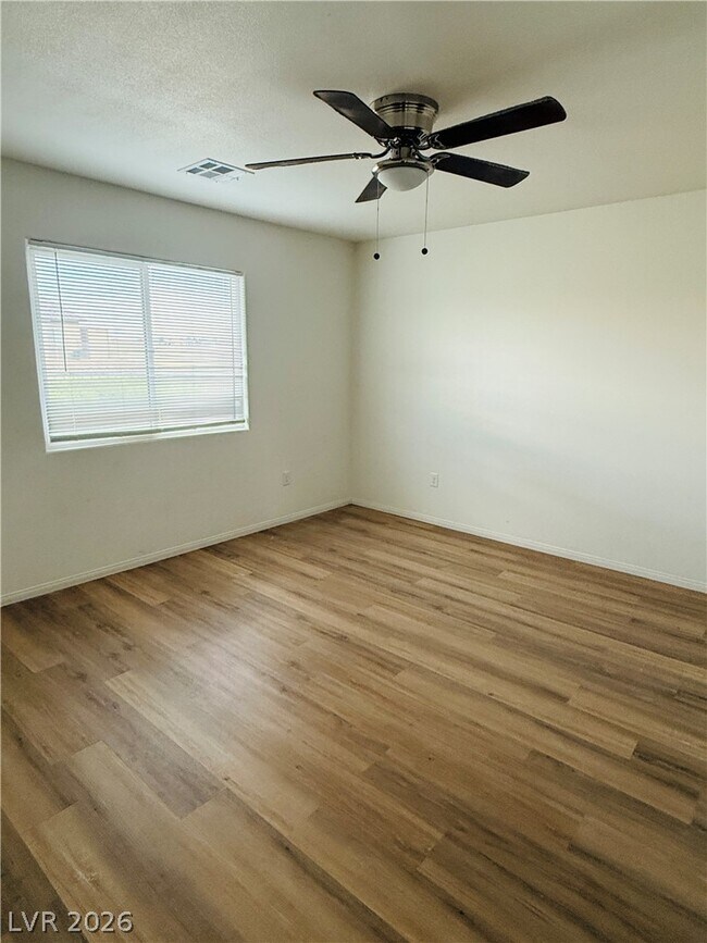 Building Photo - 2021 E Ambush St