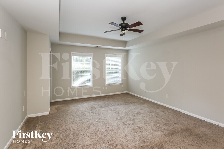 Building Photo - 12300 Backwater Dr