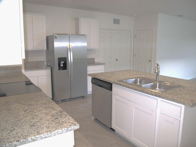Building Photo - 12221 Nettuno Wy