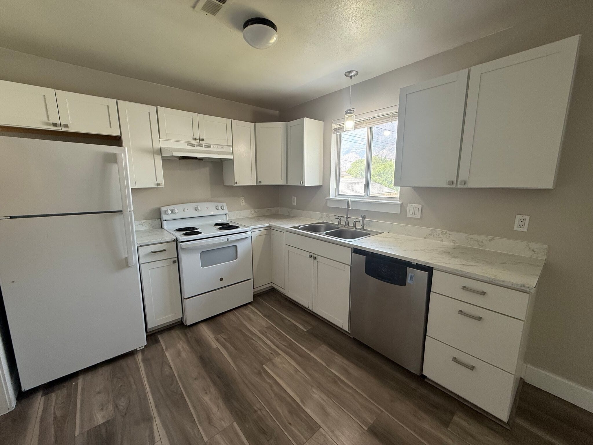 Building Photo - 2054 N 940 W