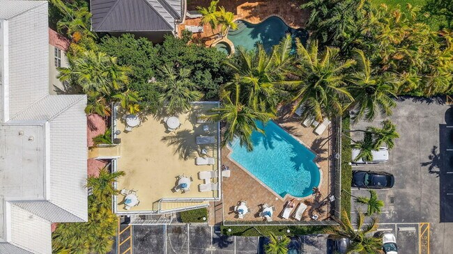 Building Photo - 2424 SE 17th St