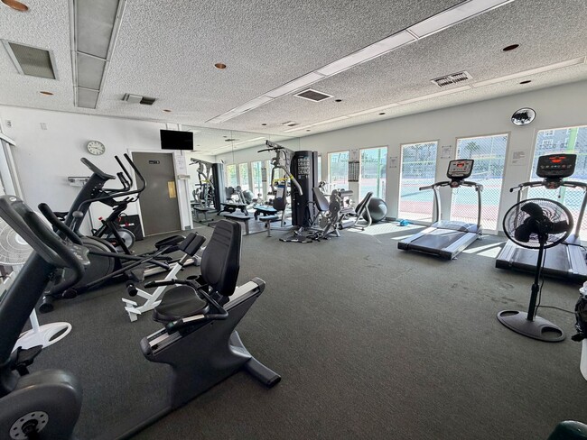 Building Photo - Gorgeous 2bedroom with amazing city views!