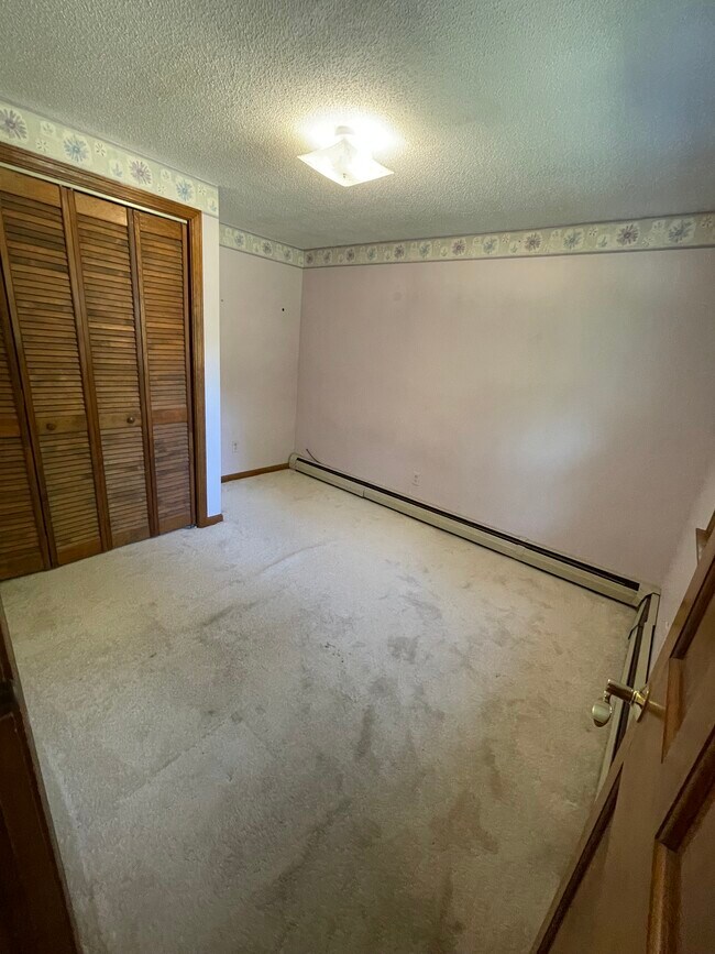 Building Photo - 27 St James Pl