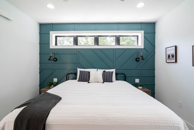 Building Photo - Tiny Home in Cedar Falls