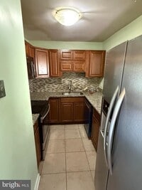 Building Photo - 7924 Timarand Ct