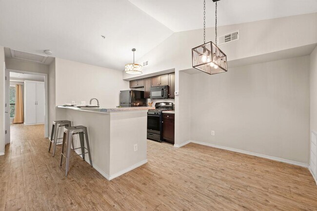 Building Photo - 3839 Dry Creek Dr