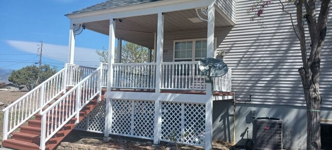 Building Photo - Spacious Home by Carson River