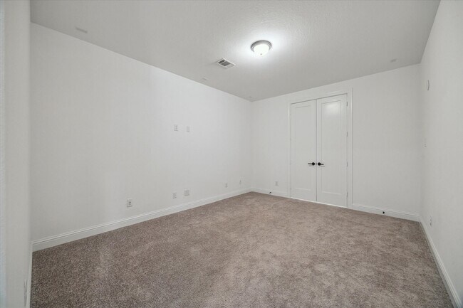 Building Photo - 28207 Cedar Peak Dr