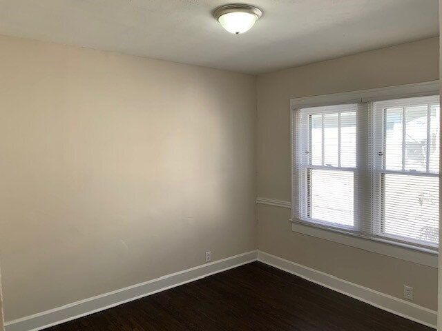 Building Photo - NEAR EASTSIDE 2BR BUNGALOW RECENTLY UPDATED!