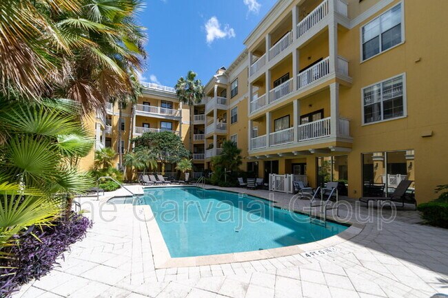 Building Photo - 860 N Orange Ave