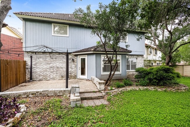 Building Photo - Hidden Gated community about 7 miles from Randolph Air Force Base