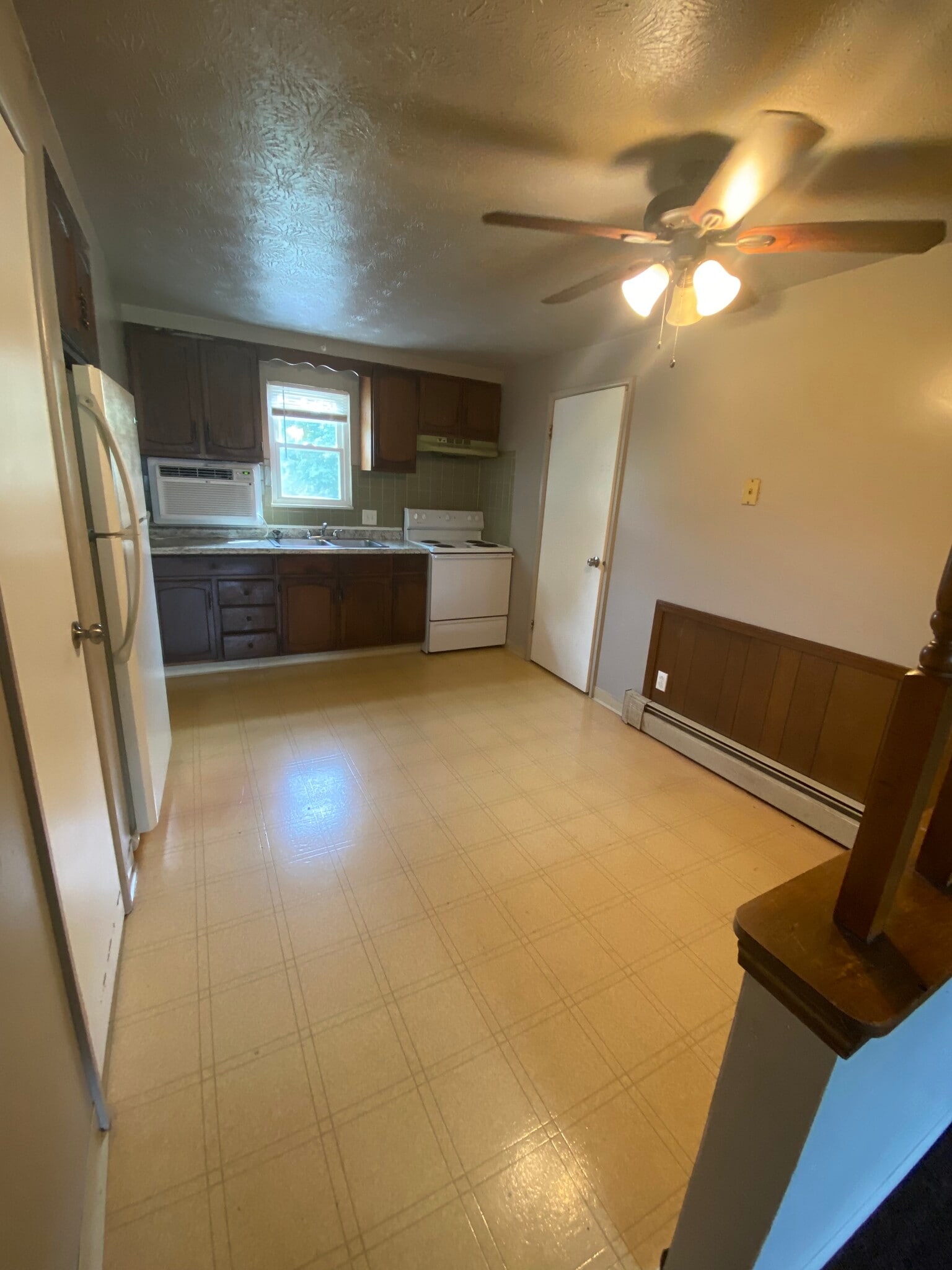 Kitchen - 3996 S Schenley Ave