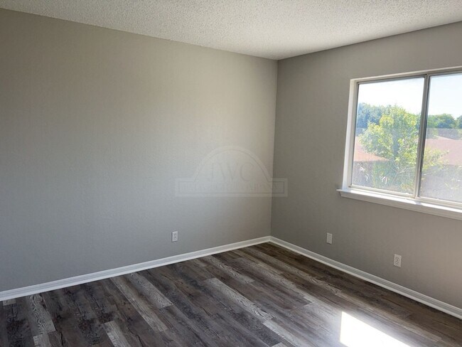 Building Photo - 2802 Delta Cir