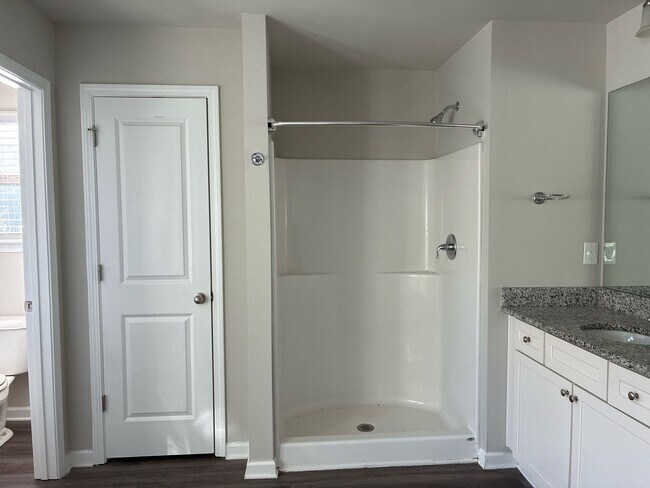 Building Photo - Lovely 3 bedroom 2 bath in Brookdale at Locust Grove Station-Ask about move in specials!