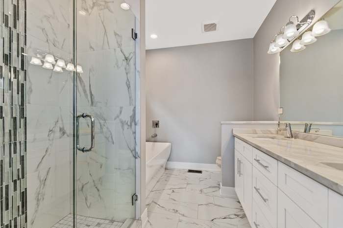 Master Bathroom - 4714 S Calumet Ave