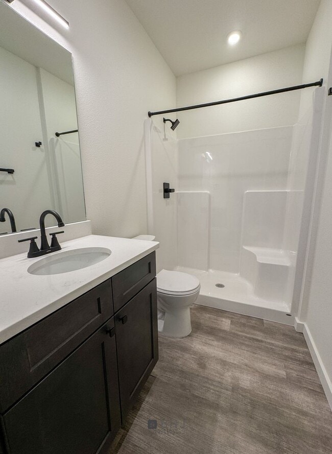 Building Photo - BRAND NEW Pet Friendly 2 bed/ 2 bath apart...