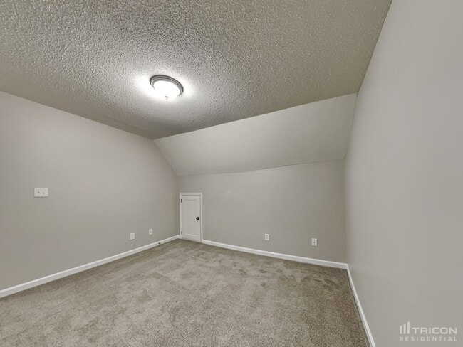 Building Photo - 612 Kankakee Ct