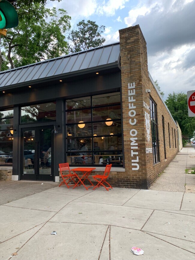 Building Photo - 6655 Musgrave St