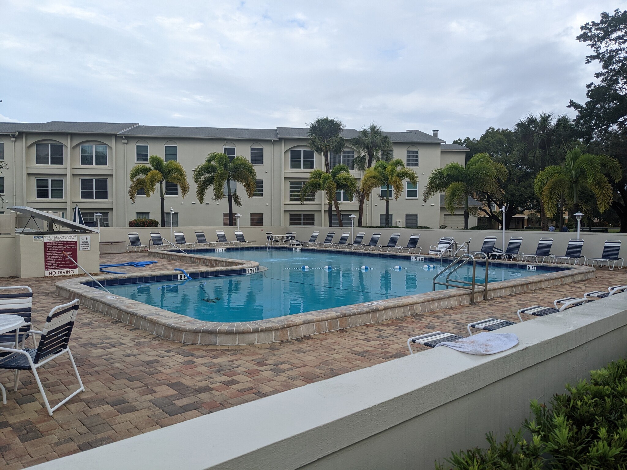 Heated pool - 2700 Bayshore Blvd