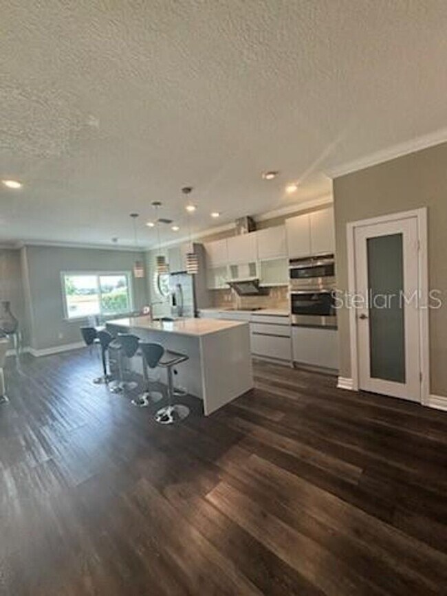 Building Photo - Providence Townhome For Rent