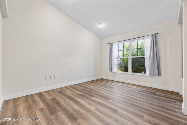 Building Photo - 1126 Ruby St SE