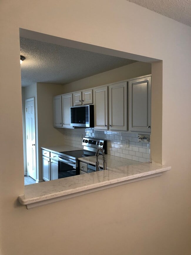 Building Photo - Available for immediate move in - Gorgeous...