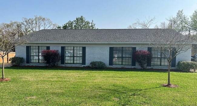 Primary Photo - Downtown Foley Duplex now available