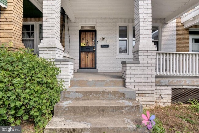 Building Photo - 5731 9th St NW