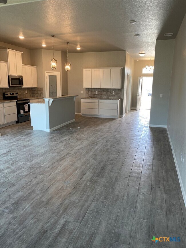 Building Photo - 811 Marlow Cove